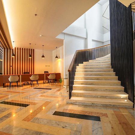Rayz UMM Hotel Malang Kültér fotó