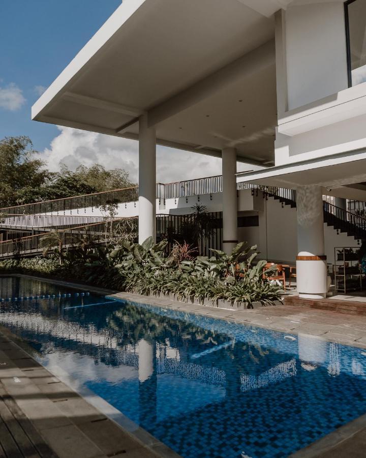 Rayz UMM Hotel Malang Kültér fotó