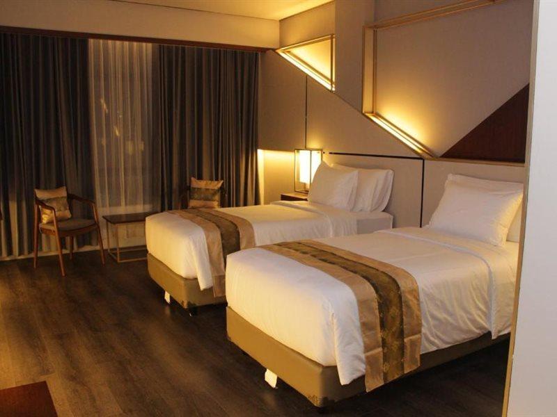 Rayz UMM Hotel Malang Kültér fotó