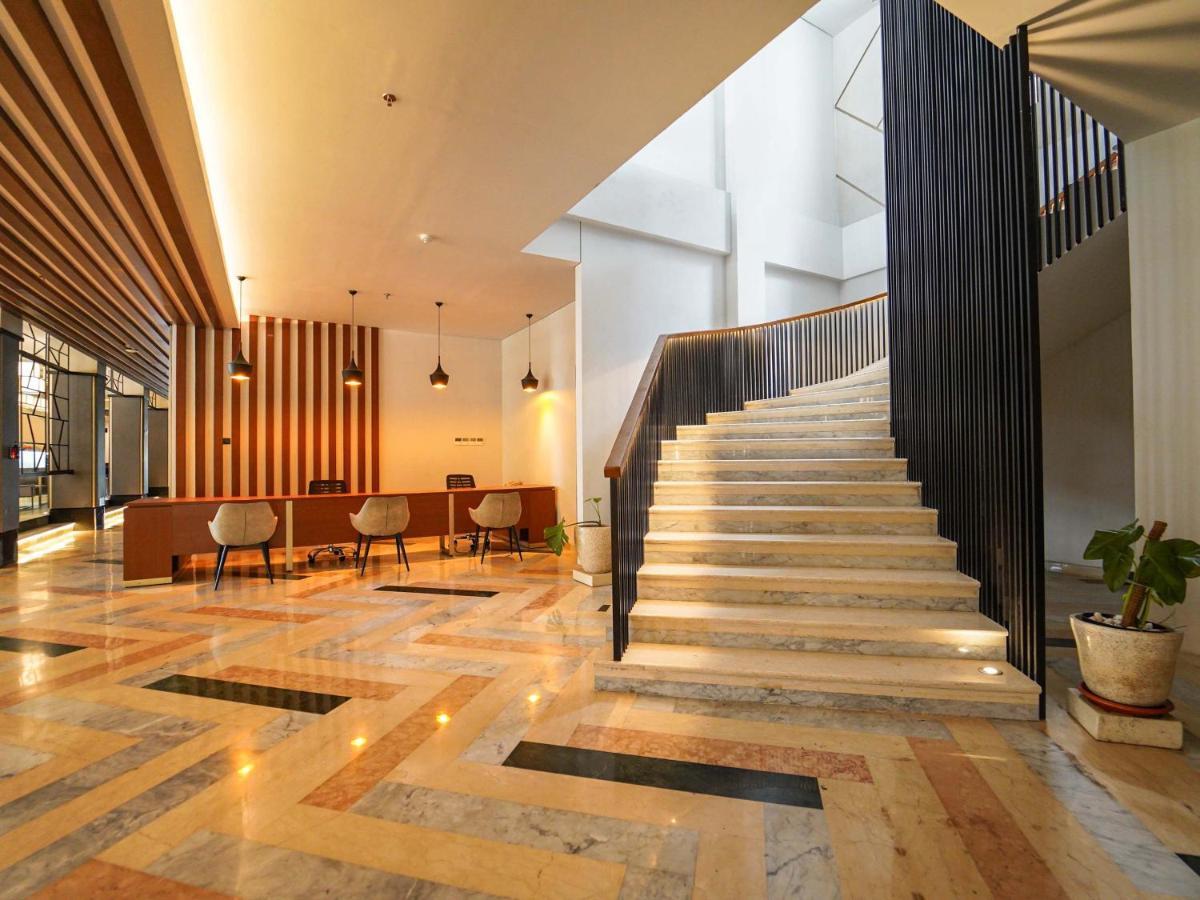 Rayz UMM Hotel Malang Kültér fotó